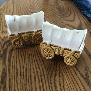 Decorative Covered Wagon Salt and Pepper Shakers - White and Tan